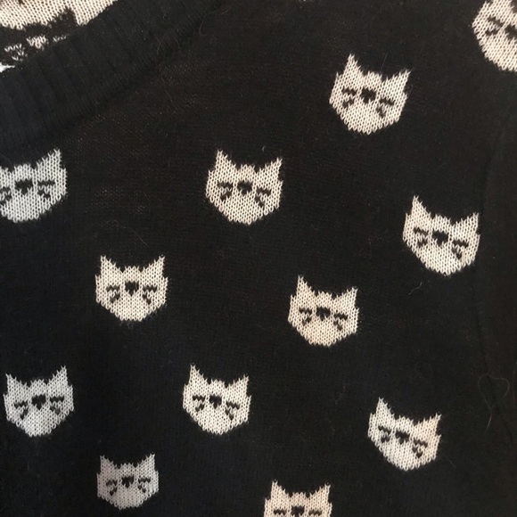 Cardigan - Picture 2 of 3